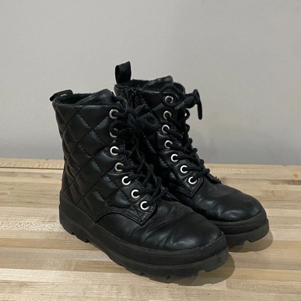 Girls H&M Black Quilted Combat Boots Size 2